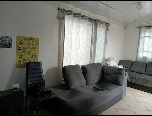 2 BEDROOM HOUSE FOR SALE IN NEW MACASSAR VILLAGE
